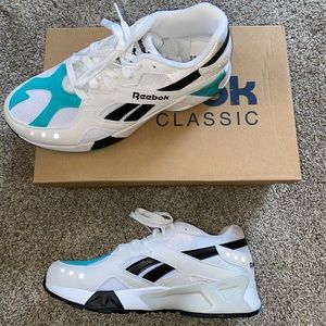 Reebok Aztrek Shoes size 8.5 women’s
